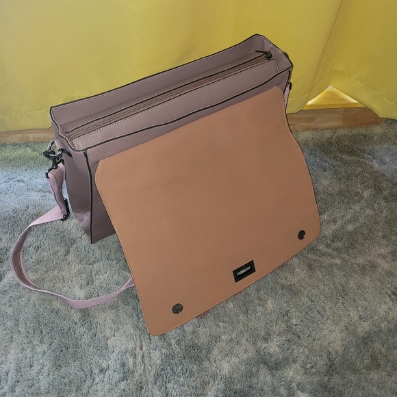 Easegave Mauve (Laptop) Satchel Bag. - Picture 7 of 16